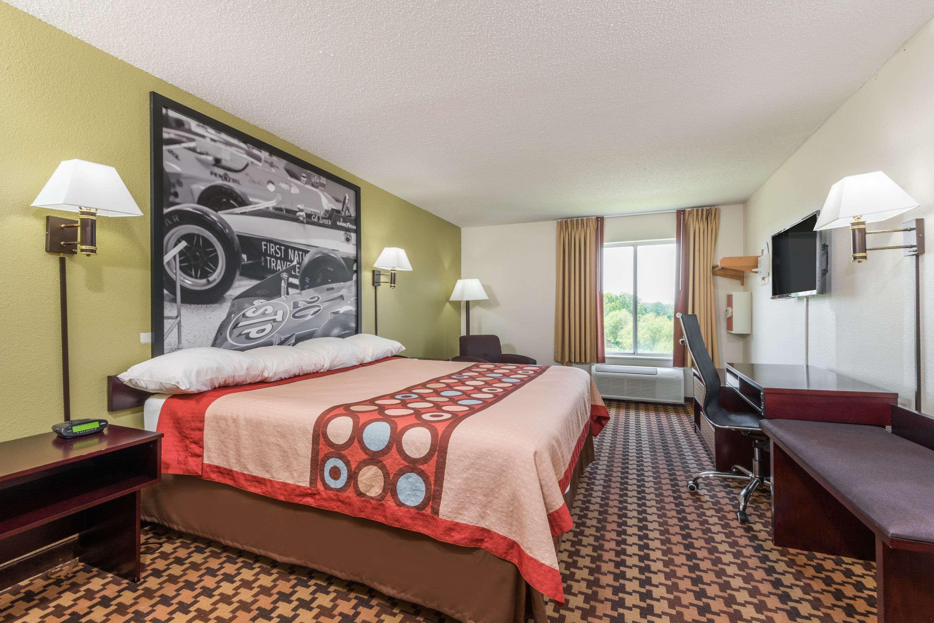 Super 8 By Wyndham Cloverdale In Екстер'єр фото