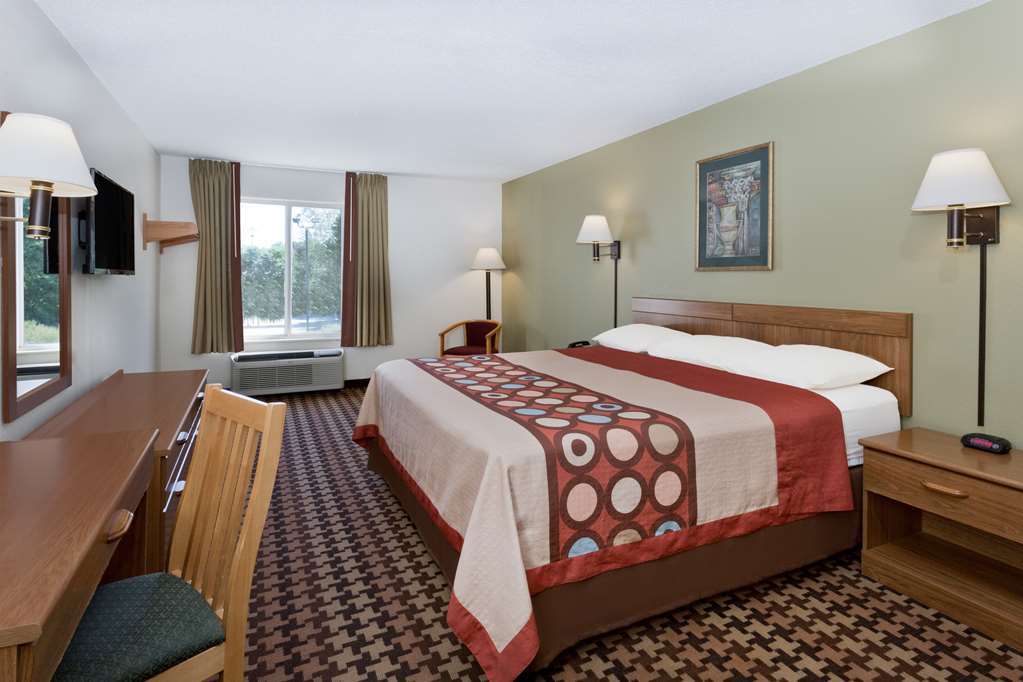 Super 8 By Wyndham Cloverdale In Номер фото